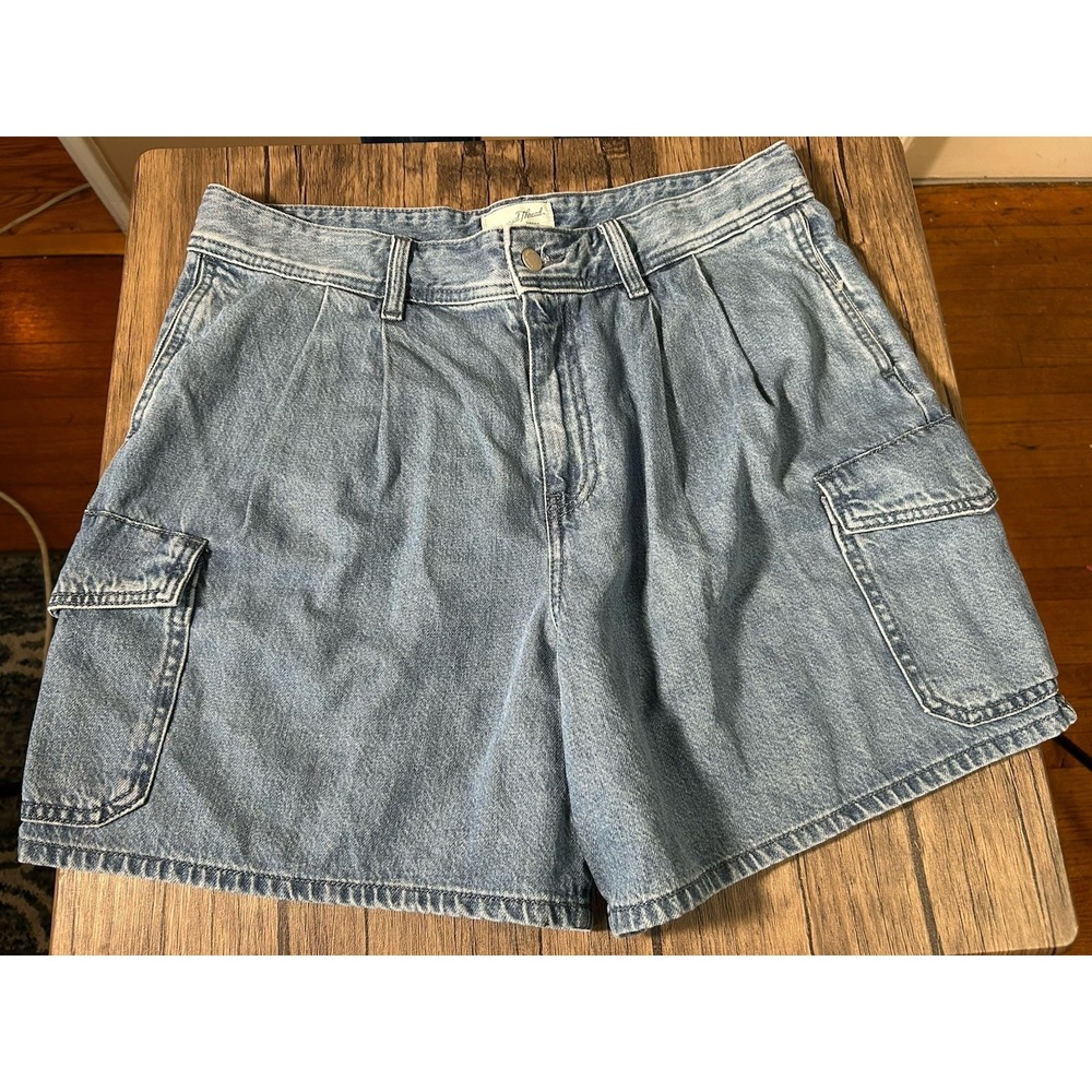 Universal Thread Women 6 Pocket Shorts High Rise Cargo Denim size 14